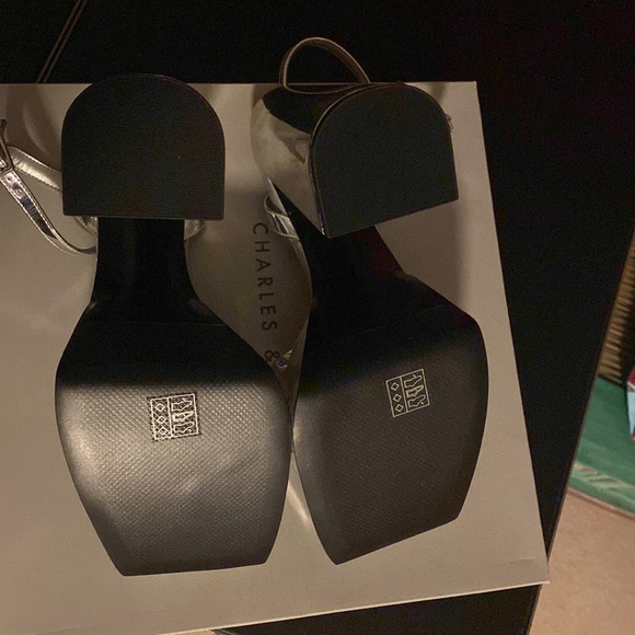 Charles and Keith chunky platform shoes - Picture 7 of 11